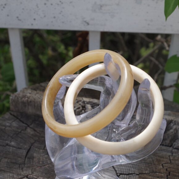 Two Beautiful Lucite Bangles From 80s - Picture 3 of 6